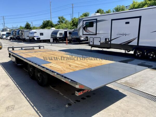 High-Performance 2024 Lamar 102x24' Deckover Power Tilt Trailer – 14000# GVW, Scissor Hoist, Spare Tire, and More - Image 16