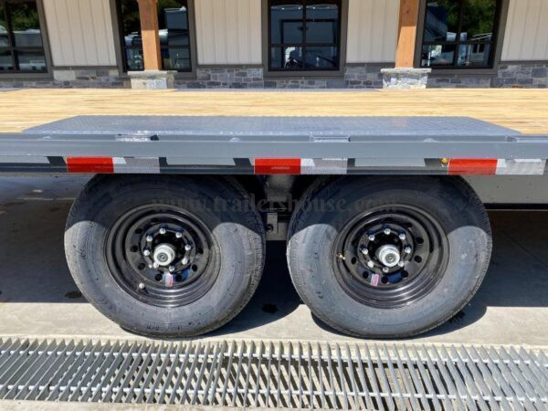 High-Performance 2024 Lamar 102x24' Deckover Power Tilt Trailer – 14000# GVW, Scissor Hoist, Spare Tire, and More - Image 26