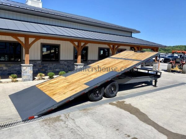 High-Performance 2024 Lamar 102x24' Deckover Power Tilt Trailer – 14000# GVW, Scissor Hoist, Spare Tire, and More - Image 3