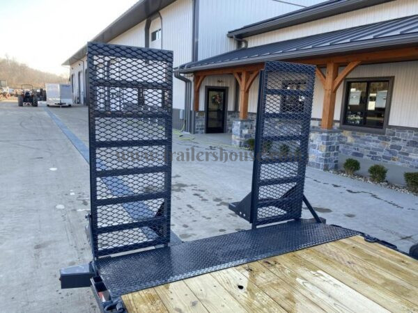 2024 Lamar 7x18' Equipment Trailer 14000# GVW * DELUXE OVERWIDTH RAMPS W/ HEAVY MESH * CHARCOAL POWDERCOAT * RUBRAIL/STAKE POCKETS/PIPE SPOOLS/D-RINGS * REM FENDERS * 12K JACK * CAST COUPLER * SPRING ASSIST * COLD WEATHER HARNESS - Image 11